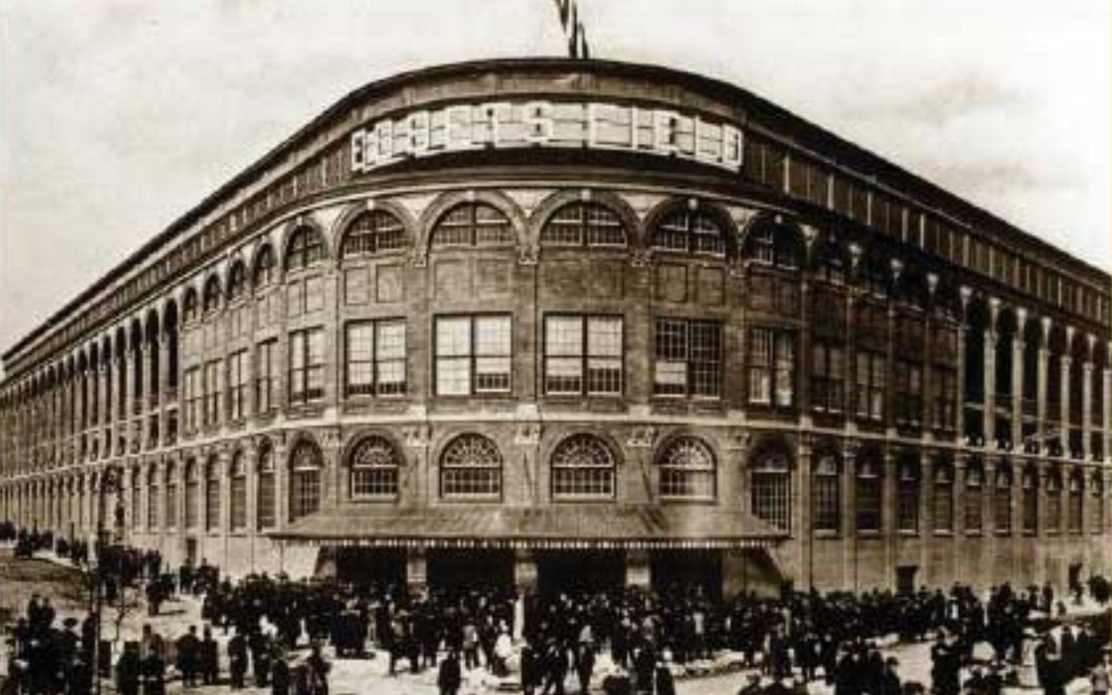Crowds outside Ebbets Field on opening day, 1913
